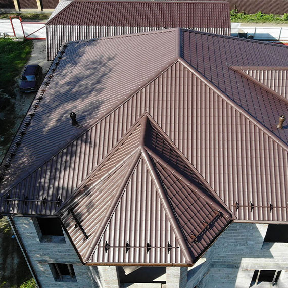 Монтаж сложной крыши и кровли в Приморске и Калининградской области